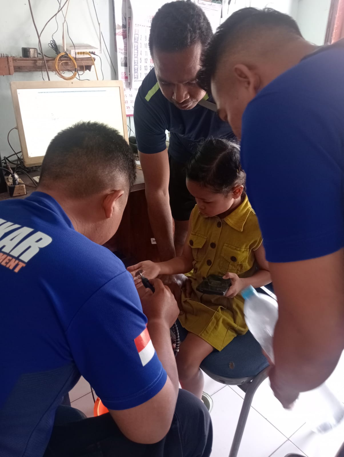 Damkar Jember Bantu Evakuasi Cincin yang Tersangkut di Jari Anak