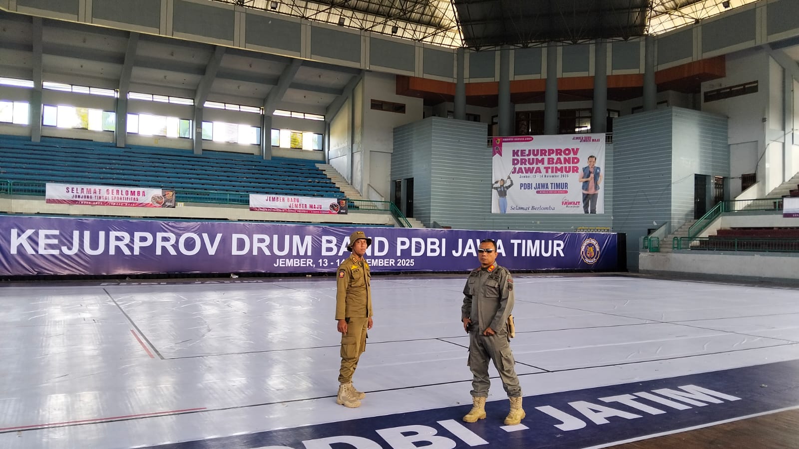Dua Hari Menjaga Harmoni: Satpol PP Kawal Ketat Jember Marching Carnival 2025