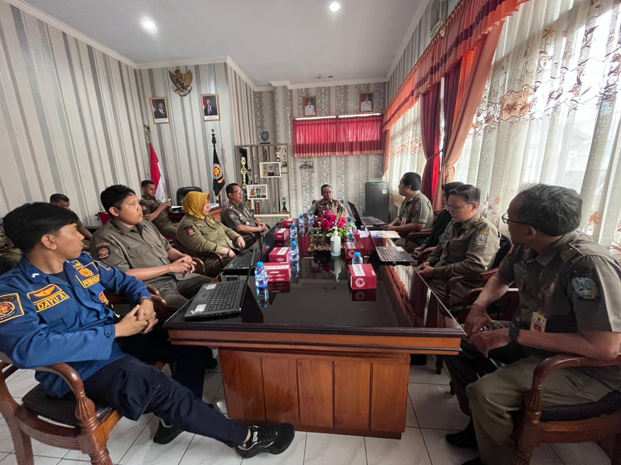 Kunjungan Satpol PP Provinsi Jawa Timur Ke Satpol PP Jember Terkait Penerapan Sijalinmaja