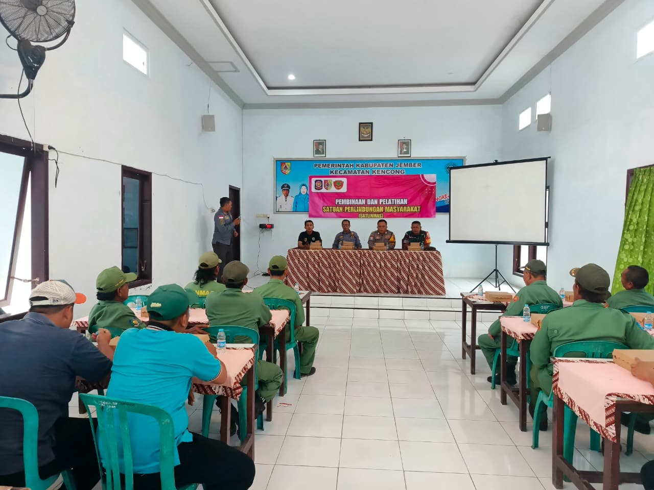 Satlinmas Kencong Gelar Pelatihan dan Pembinaan untuk Perkuat Ketangguhan Masyarakat