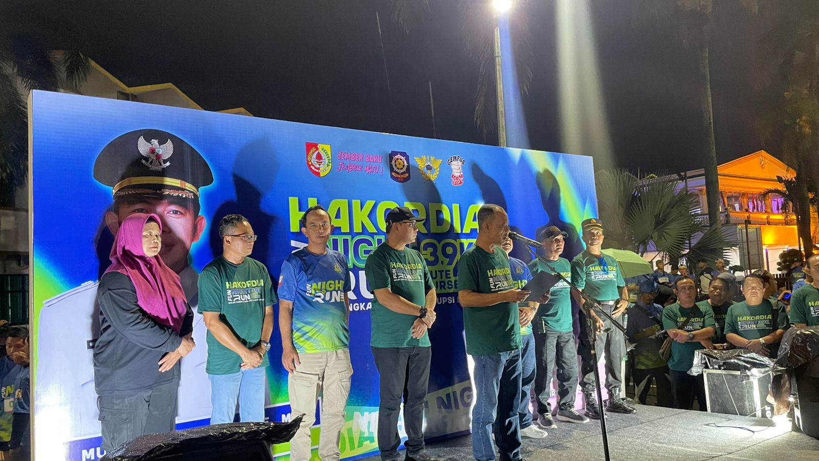 Satpol PP Jember Berlari dan Mengamankan Night Run Hakordia 2025